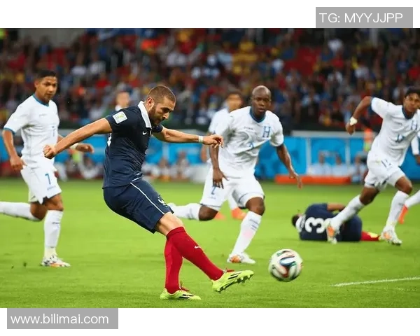 足球明星精彩瞬间壁纸合集尽享球场魅力与激情